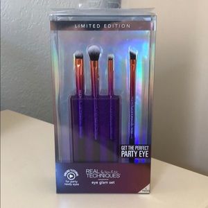 Real Techniques by Sam & Nic